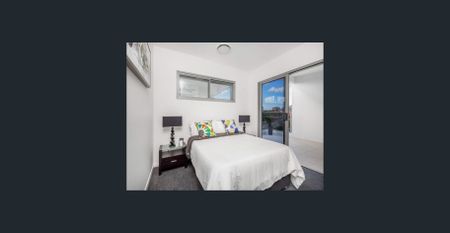 Luxury Penthouse Living in Brisbane City-3-bedroom, 2-bathroom with 2 secure car - Photo 5