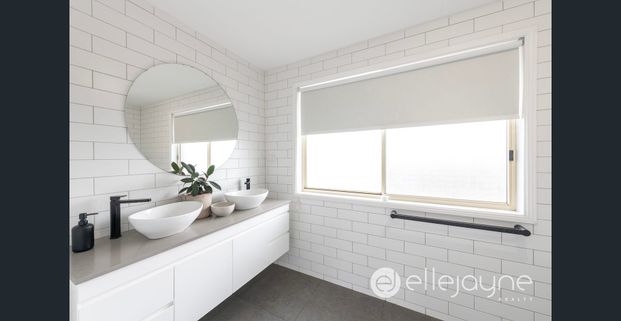 Family Home in the Heart of Dora Creek - Photo 1