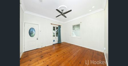 Charming and Convenient! - Photo 5