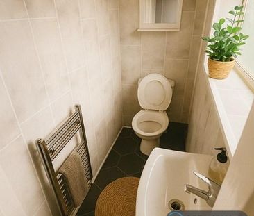 1 bedroom in a house share to rent - Photo 1