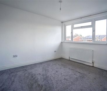 4 bedroom detached house to rent - Photo 3