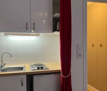 Appartement a louer Paris - Loyer €732/mois charges comprises ** - Photo 1