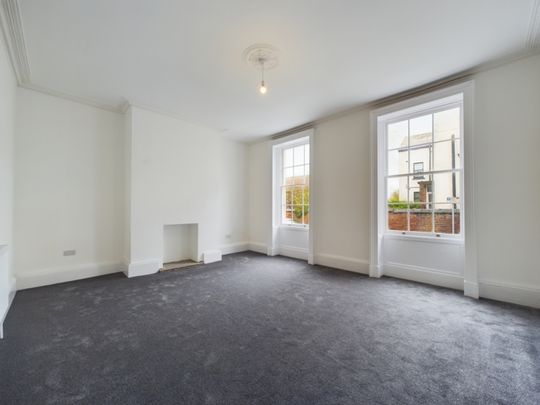 4 Bedroom Detached House - Photo 1