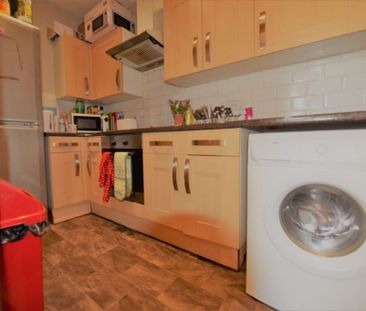 4 bedroom Flat in Flat 10, Leeds - Photo 6