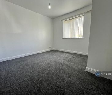 2 bedroom maisonette to rent - Photo 4