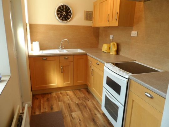 2 bedroom terraced house to rent - Photo 1