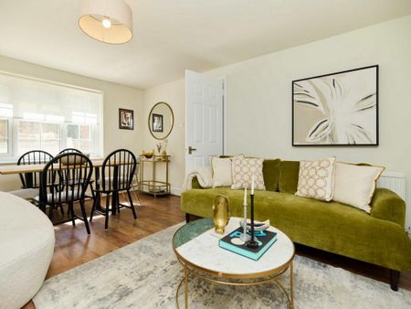 3 bedroom apartment to rent - Photo 2