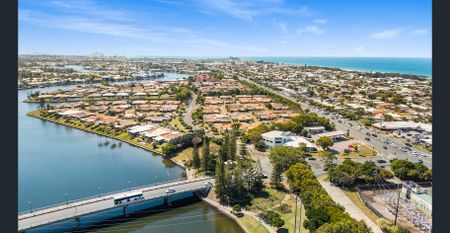 Coastal Living just Moments to the Beach! - Photo 5