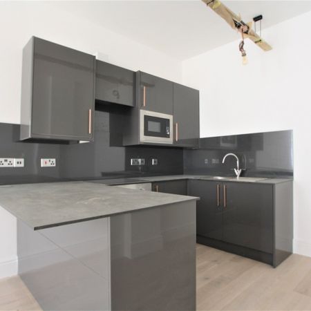 Studio Flat, Stone Street, BN1 - Photo 3