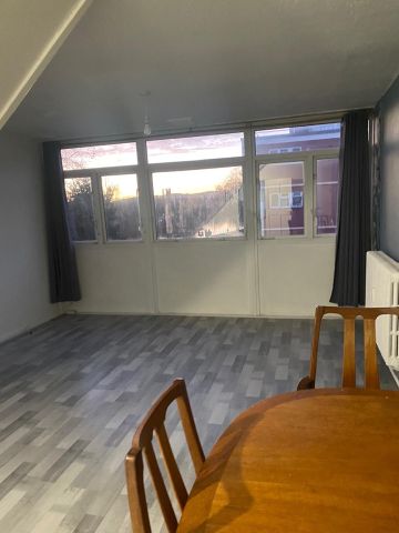 2 Bed Maisonette, Aston House, BS1 - Photo 2