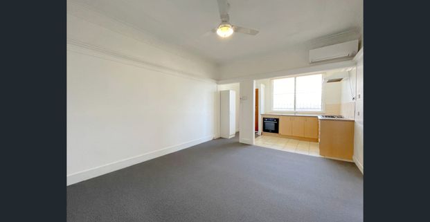 Perfectly Positioned Apartment with Unbeatable Convenience! - Photo 1