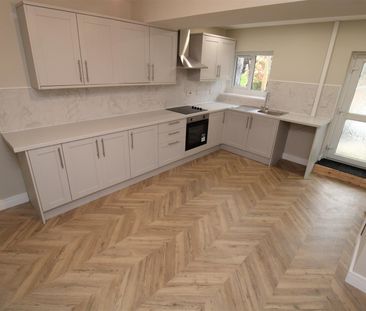 House - Terraced For Rent Tynybedw Street, Treorchy - Photo 5