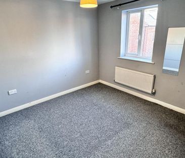 4 bedroom terraced house to rent - Photo 2