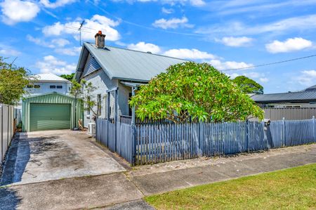 66 Valencia Street, Mayfield NSW 2304 - House For Rent | Domain - Photo 5