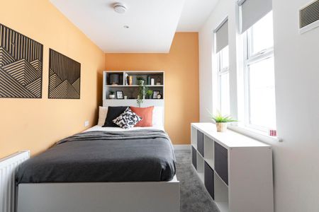 Manners #128 - Photo 4