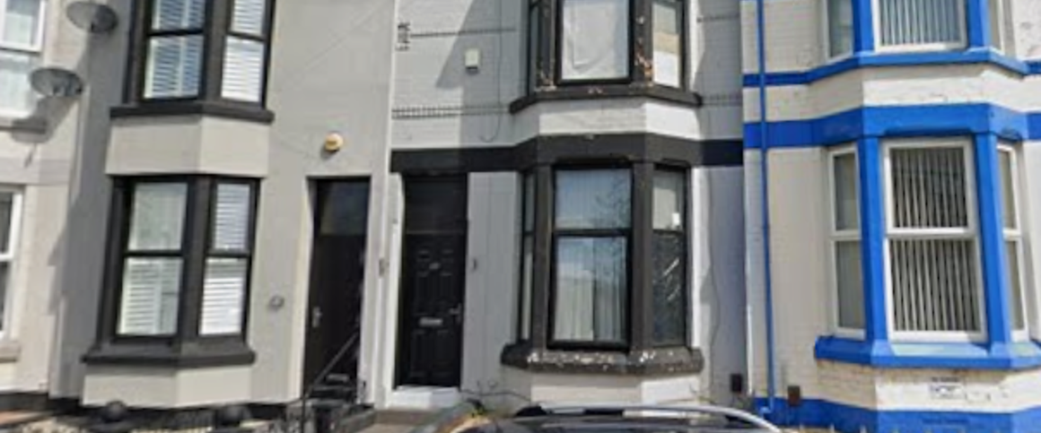 Spellow Lane Room 2 (Double En-suite) - Photo 1