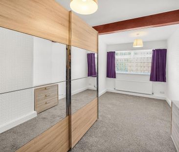 3 bedroom semi-detached bungalow to rent - Photo 4