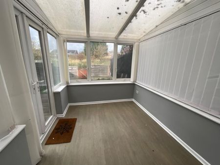 3 bedroom House To Let Total Size: 905 SQ FT - Photo 3