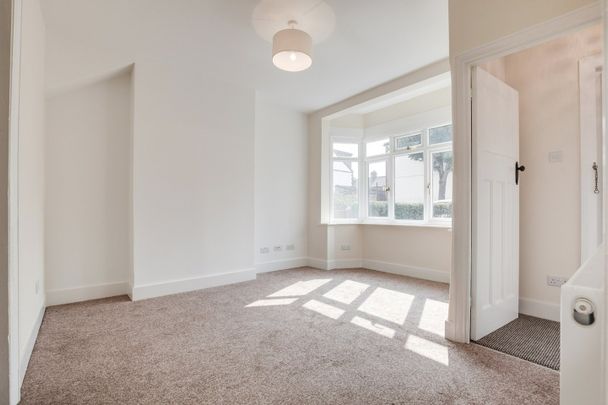 3 Bed End Terrace, Gresham Road, E16 - Photo 1