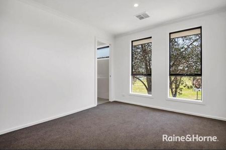 Near New 4 Bedroom Family Home in Premium Location - Photo 5