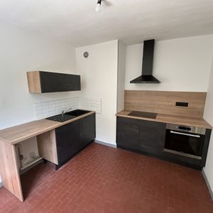 Location Appartement 2 pièces 43m² LE CREUSOT 71200 - Photo 2