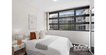 SPACIOUS ONE-BEDROOM APARTMENT IN ALEXANDRIA - Photo 4