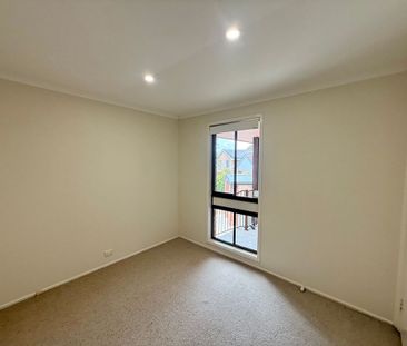 10 Myrtle Close, Adamstown Heights - Photo 5