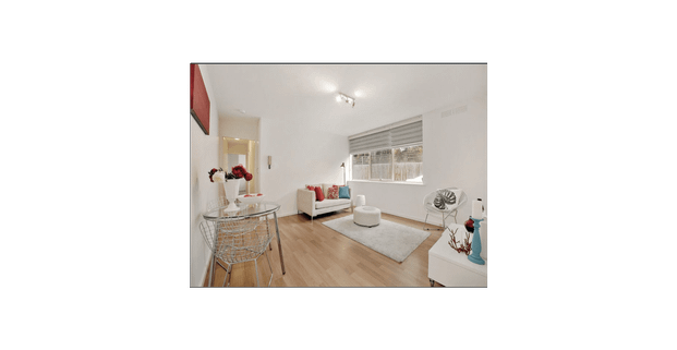 Spacious and Light-Filled Apartment in a Prime Hawthorn Location - Photo 1