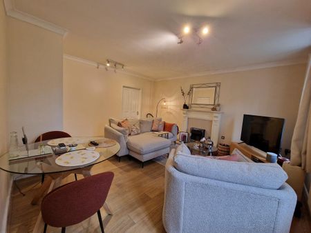 2 bedroom apartment to rent - Photo 3