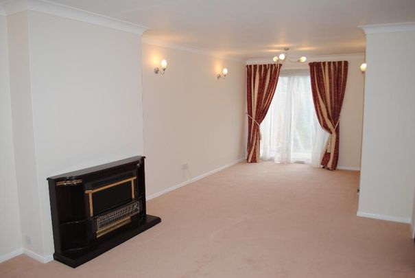 3 bedroom semi-detached house to rent - Photo 1