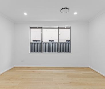 Modern family living in a premium leppington location! - Photo 3