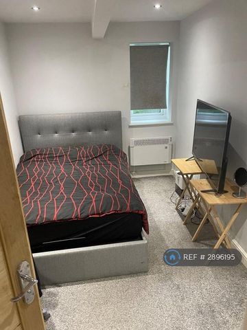 2 bedroom flat to rent - Photo 5