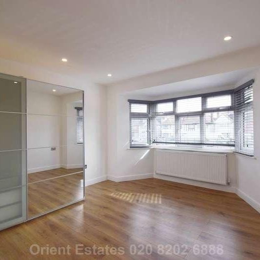 Hendon Way, London, NW2 - Photo 1