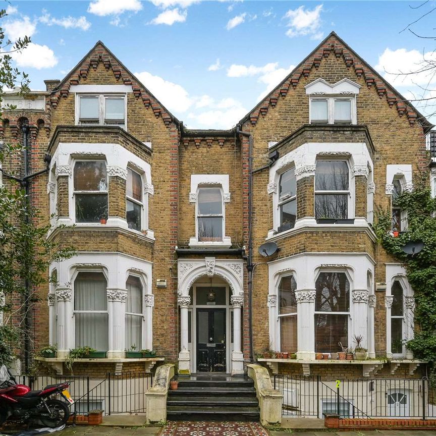 Bright and spacious 1 double bedroom apartment to rent in this lovely period conversion. - Photo 1