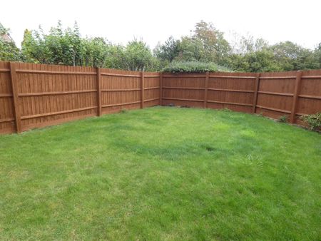 3 bedroom detached house to rent - Photo 4