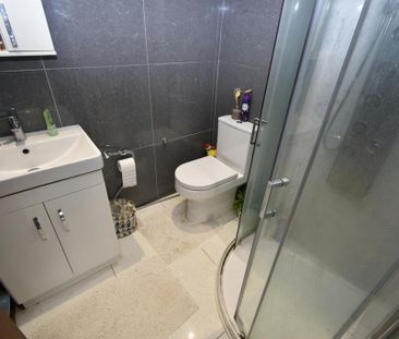 4 bedroom terraced house to rent - Photo 1