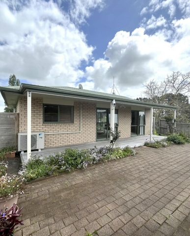 Private 2 Bedroom House - Photo 2