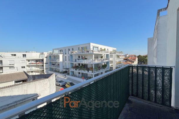 200 M DU MARCHE CENTRAL APPARTEMENT 2PP AVEC GARAGE - Photo 1