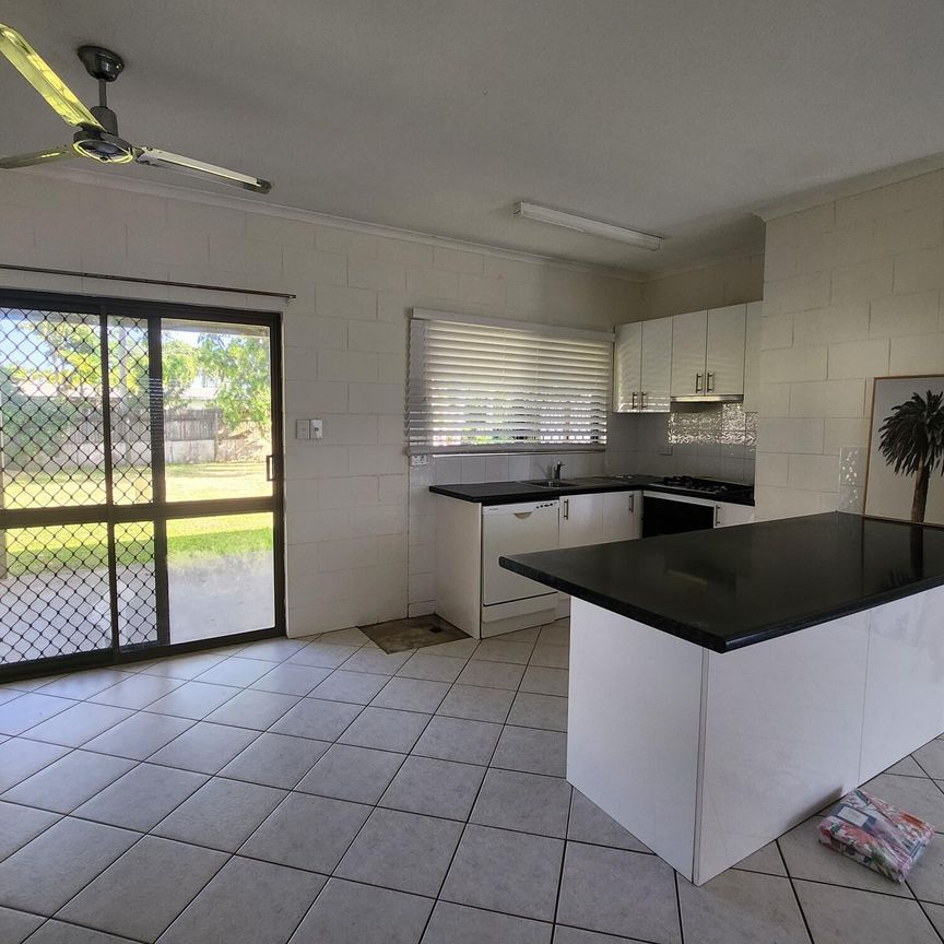 Trinity Beach - Photo 1