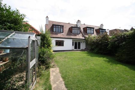 3 bedroom semi-detached house to rent - Photo 4