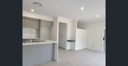 LUXURIOUS FAMILY HOME FOR LEASE - Photo 5