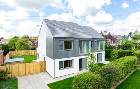 4 bedroom semi-detached house to rent - Photo 3