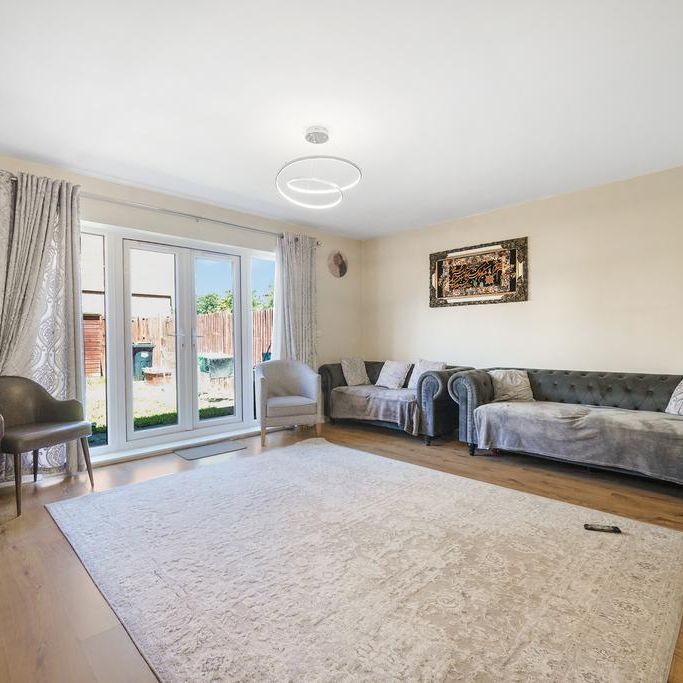 4 bedroom townhouse to rent - Photo 1