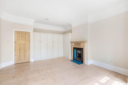 6 bedroom detached house to rent - Photo 2