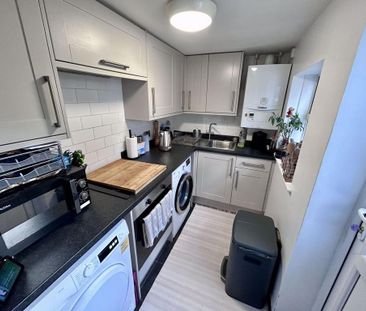 2 bedroom semi-detached house to rent - Photo 5