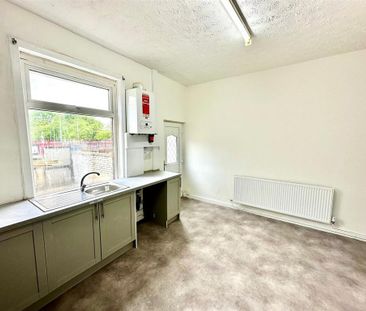 3 bedroom terraced house to rent - Photo 6