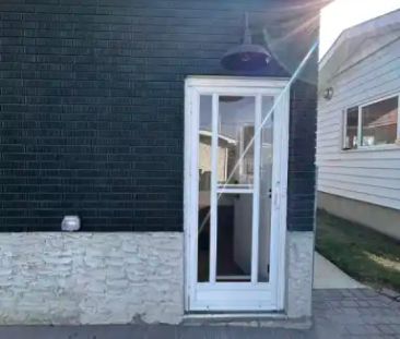 5612 140A Ave NW BSMT Edmonton, AB | 5612 140A Avenue Northwest, Ed... - Photo 1