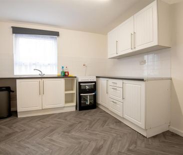 3 bedroom end of terrace house to rent - Photo 6