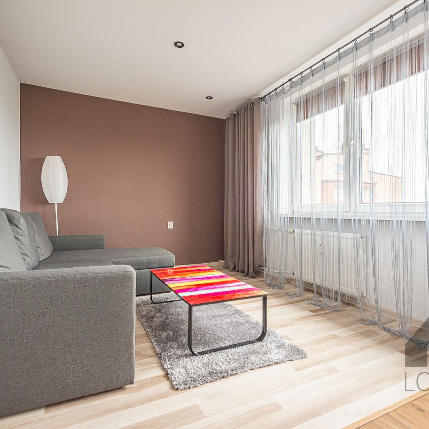 Dwupokojowe mieszkanie z pięknym widokiem w centrum Jaworzna do wynajęcia | Spacer 3D - Zdjęcie 1