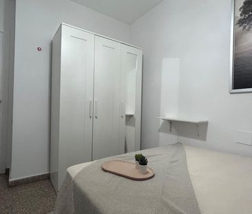 ¡Tu nueva habitación en Valencia te espera! - Photo 1